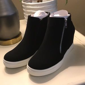 NWT Booties
